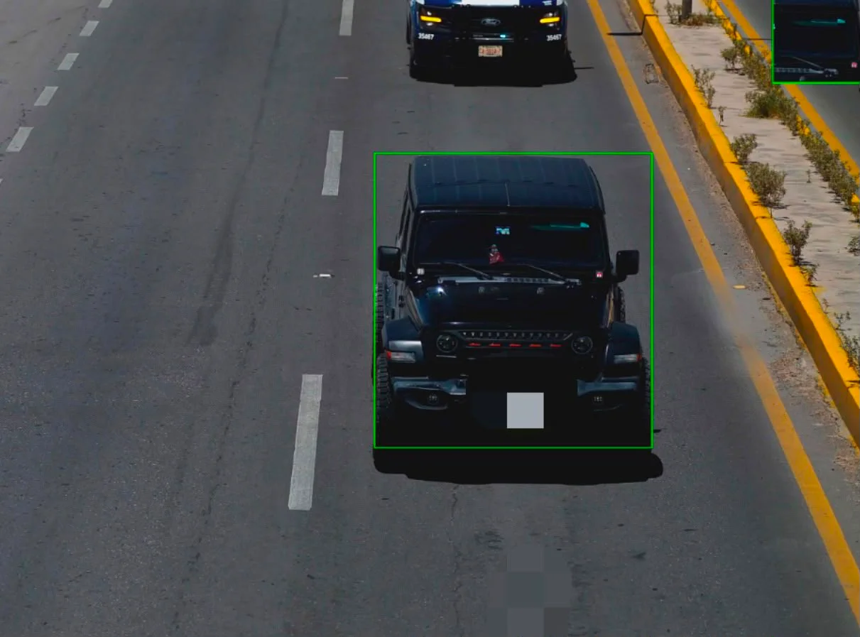 Gracias al C2 y coordinación policial, recuperan camioneta robada en Saltillo; hay un detenido en Torreón.
