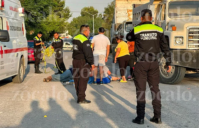 El menor salió de entre camiones estacionados y el conductor de una camioneta no logró evitar el impacto.