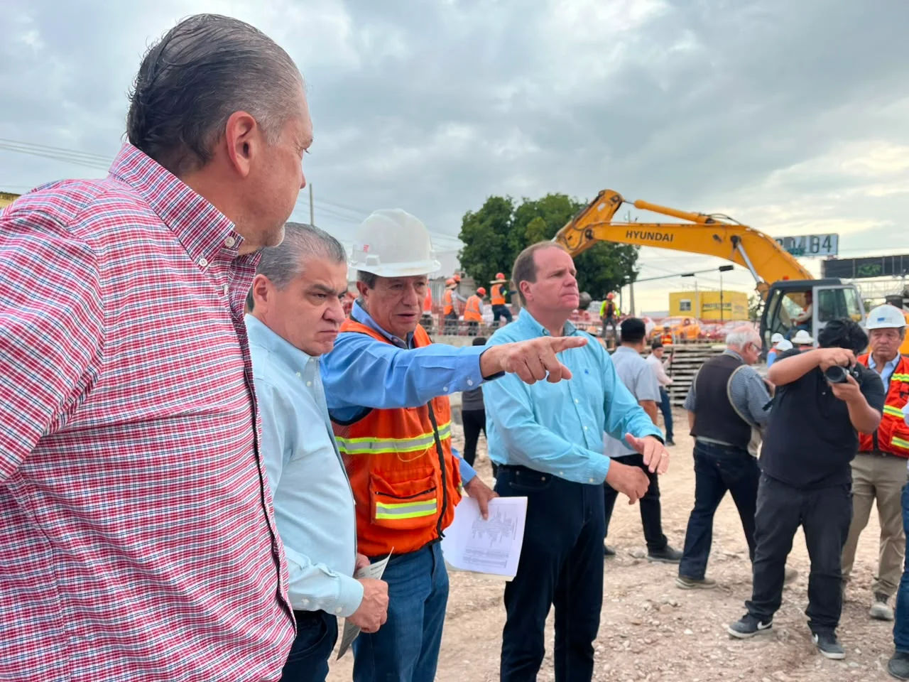 Supervisa Riquelme obra del sistema Vial Revolución-Vasconcelos
