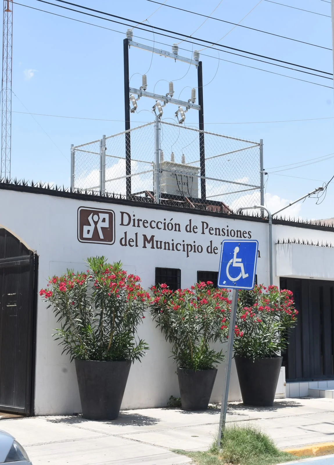 Pensiones de Torreón invierte 400 mil pesos en subestación eléctrica para proteger servidores y garantizar estabilidad ante cortes de luz.