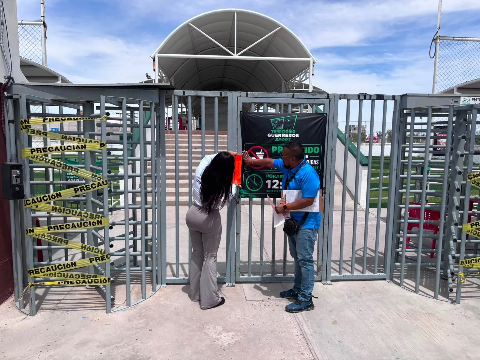 Clausuran cancha de futbol en Torreón por riña e irregularidades; buscan garantizar seguridad.