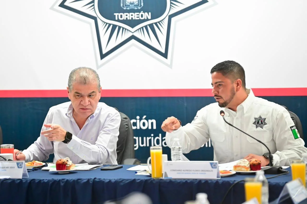 Alcalde Riquelme suma a magistrada a mesa de seguridad para unificar criterios en detenciones y reducir reincidencia delictiva en Torreón.