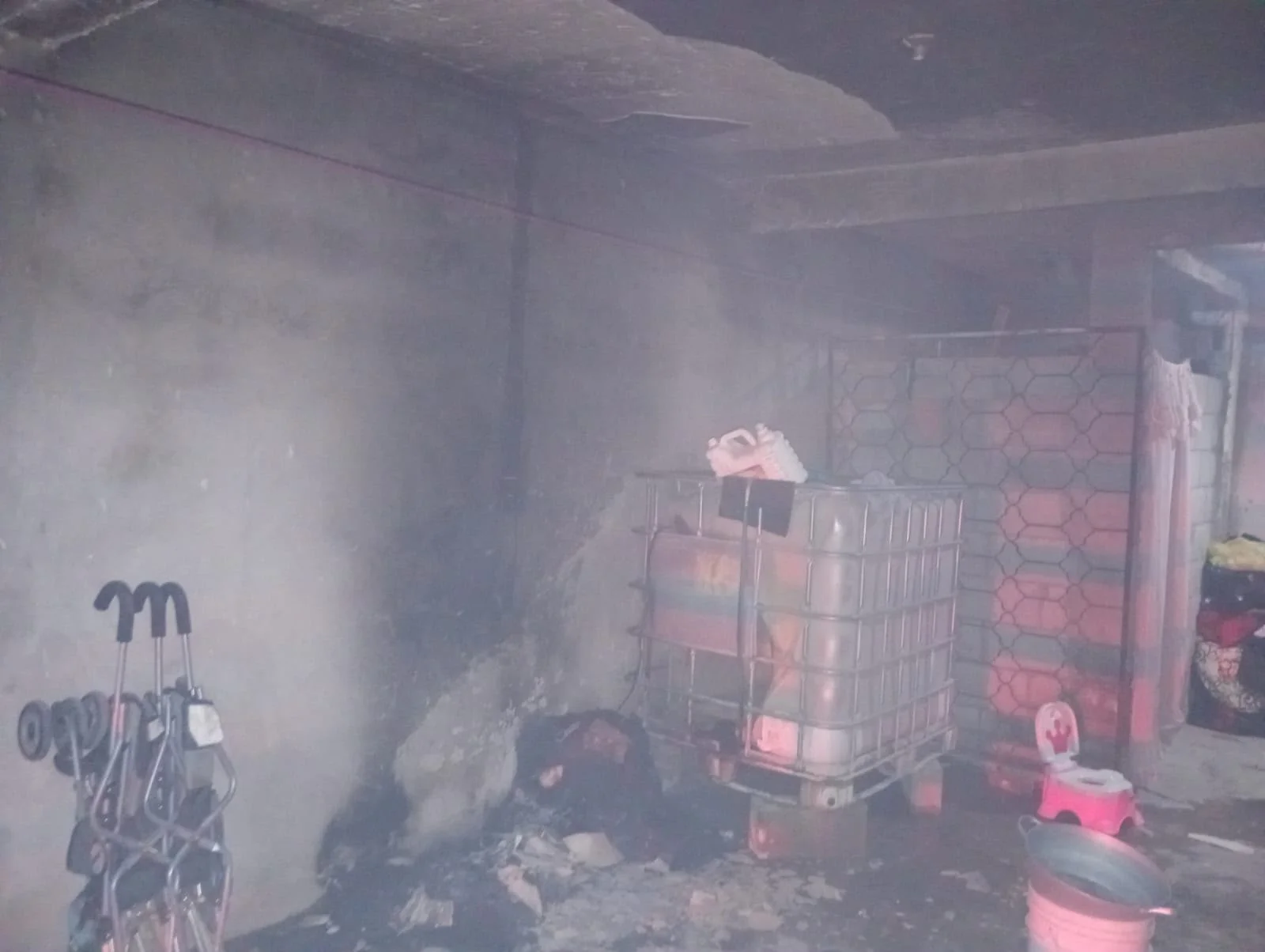 Moradores sofocan incendio en la colonia Eduardo Guerra de Torreón