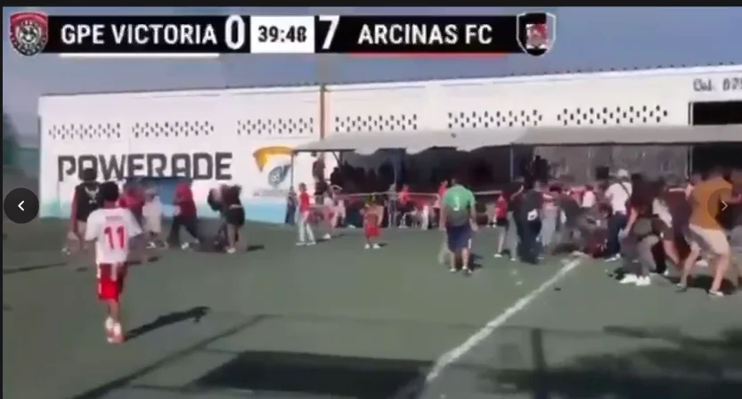 Riña en cancha de fútbol queda grabada en Gómez Palacio