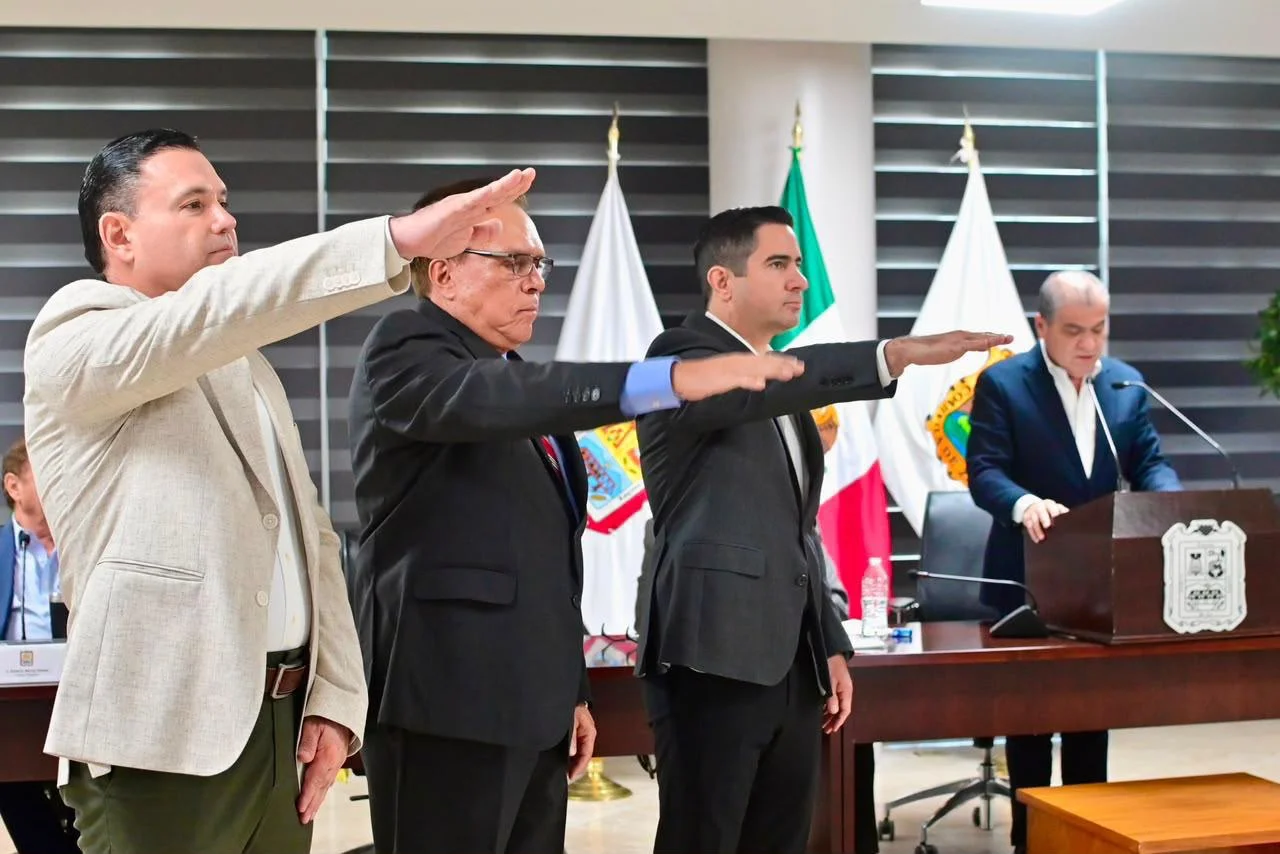 Alcalde Miguel Riquelme toma protesta a nuevos funcionarios; crean la Consejería Jurídica del Ayuntamiento de Torreón
