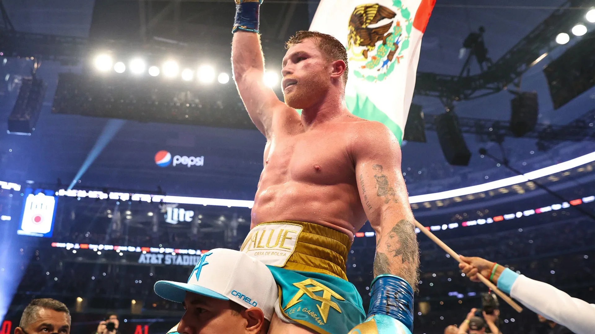 ¡Pelea confirmada! 'Canelo' Álvarez se medirá ante Christian Mbilli el 31 de octubre en Arabia