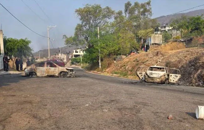 Enfrentamiento de más de tres horas entre CJNG y Caballeros Templarios en Michoacán