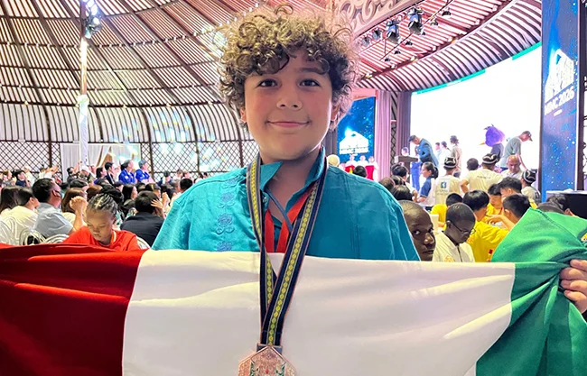 Brillan alumnos de Coahuila en competencia internacional de matemáticas en Mongolia