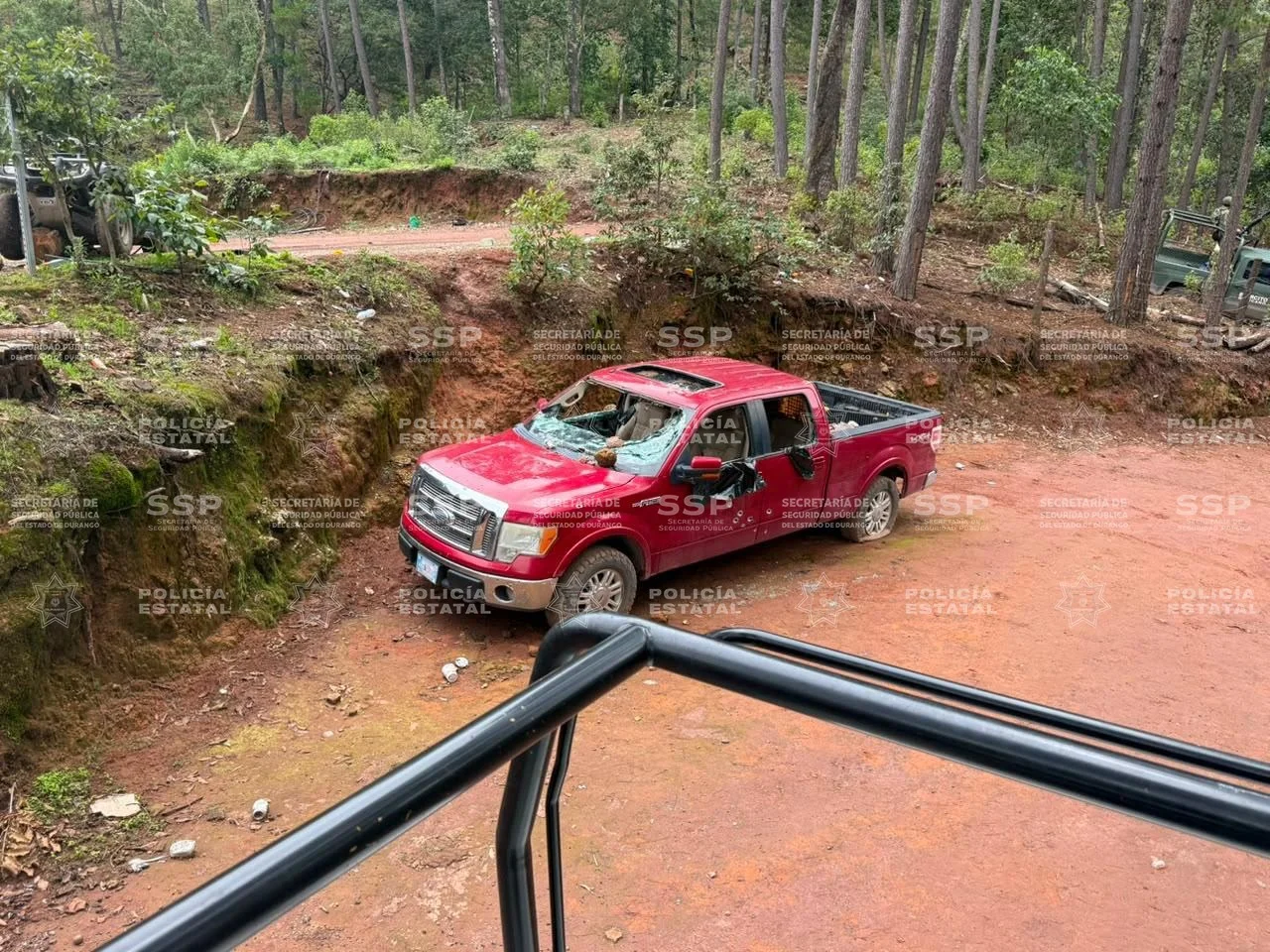 FGR asegura predio con explosivos, armas y equipo táctico en Tamazula, Durango