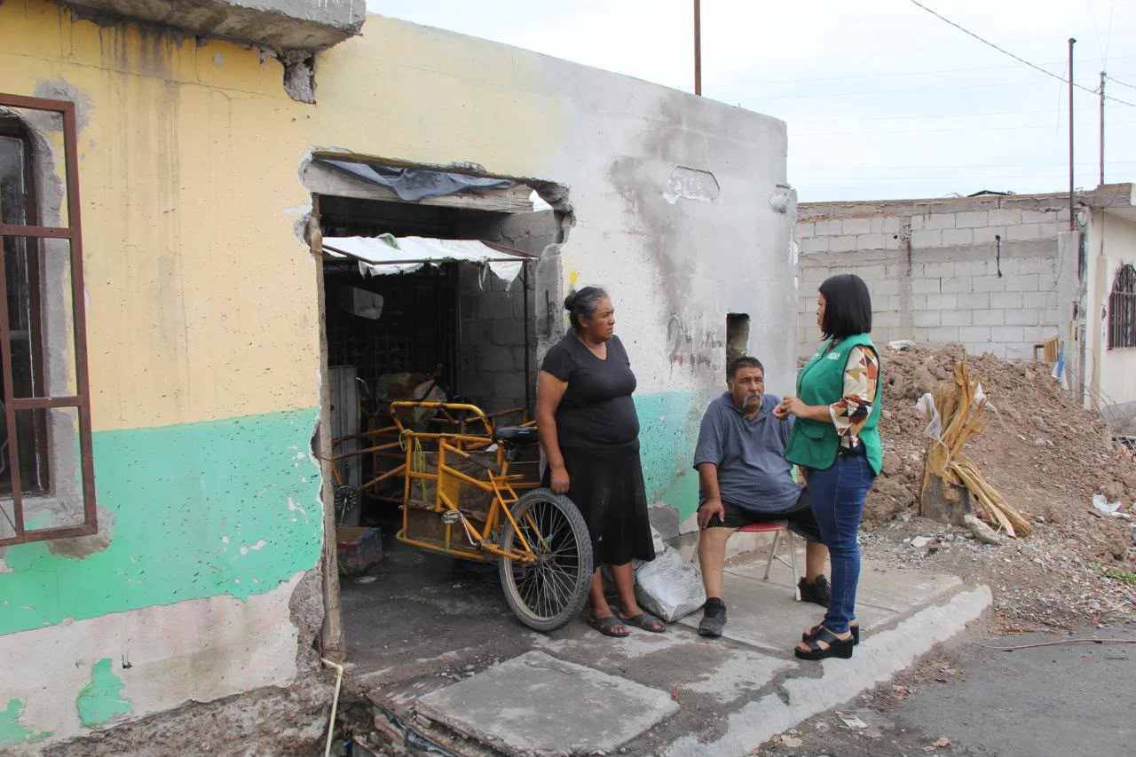 Municipio de Torreón apoya con material de construcción a familia que perdió su vivienda en incendio