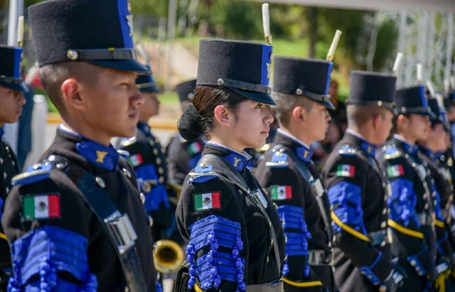 SEP ordena cerrar todas las escuelas "militarizadas" del país tras el feminicidio de Dafne Zapata
