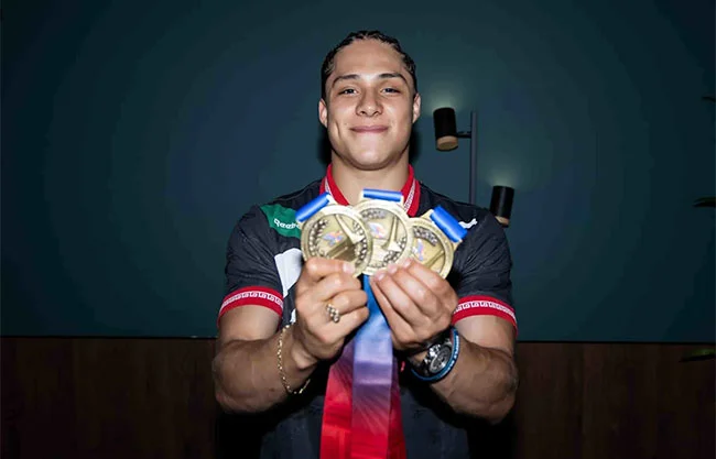 Osmar Olvera gana tripe oro pese a lesiones en Santo Domingo 2026