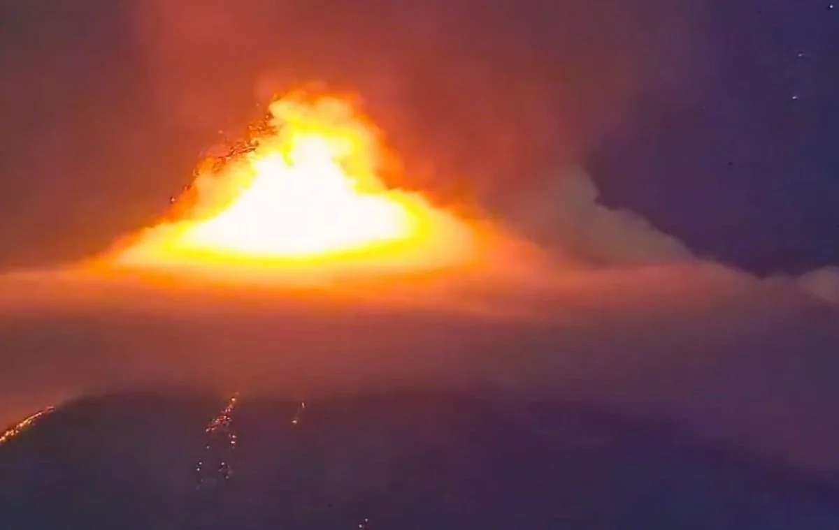 Guatemala declara alerta de peligro y evacua comunidades por potente erupción del volcán de Fuego
