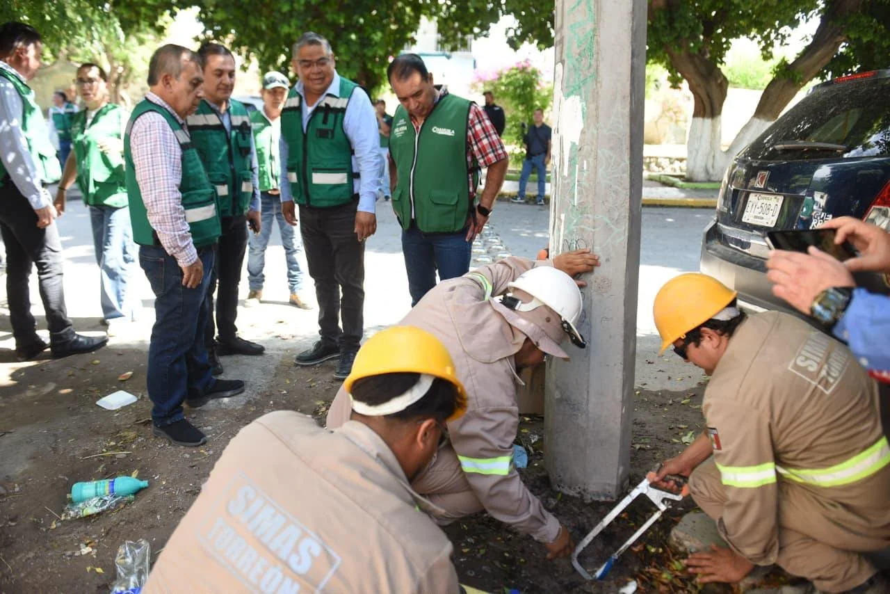 Simas Torreón  intensifica atención a problemas de agua y drenaje; realizan segunda brigada en la Nuevo México