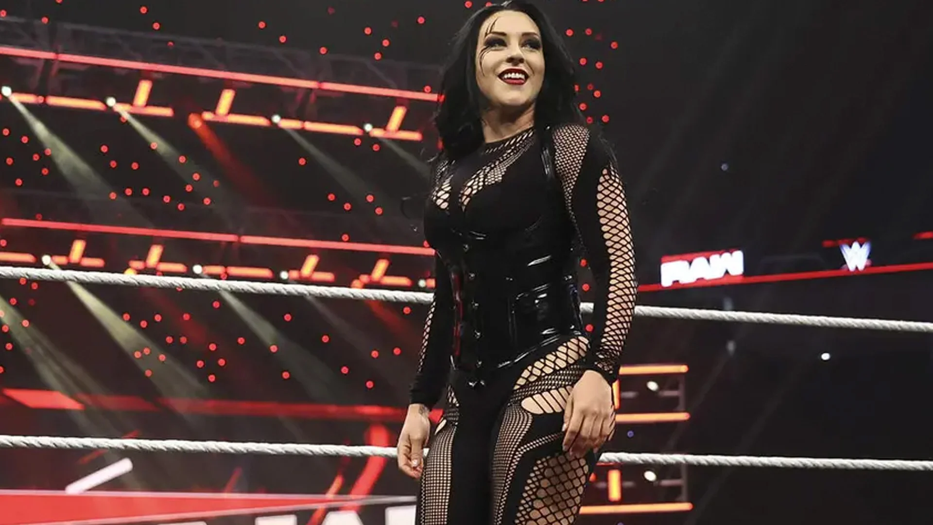 ¡Impacto en WWE! Stephanie Vaquer reaparece y confronta a Liv Morgan en Raw