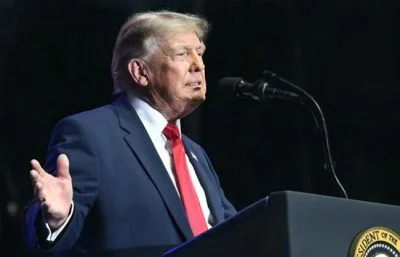 Trump advierte a Irán de un "golpe muy duro" si retrocede en las negociaciones