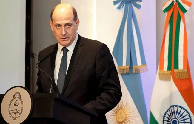 Argentina lamenta la decisión "unilateral" de Brasil de expulsar a su embajador
