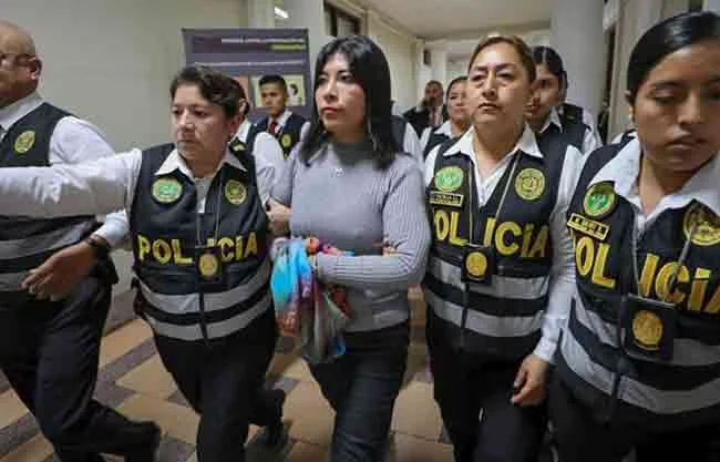 Betssy Chávez llega a México tras recibir un salvoconducto