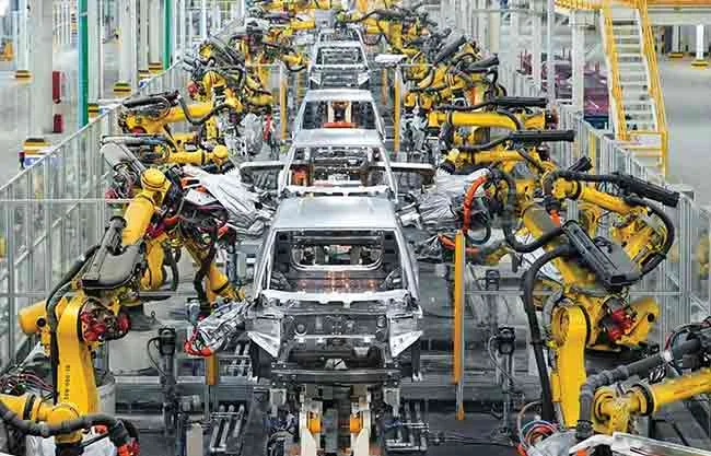 Producción de automóviles en México baja 2.19% interanual en julio tras caída de exportaciones