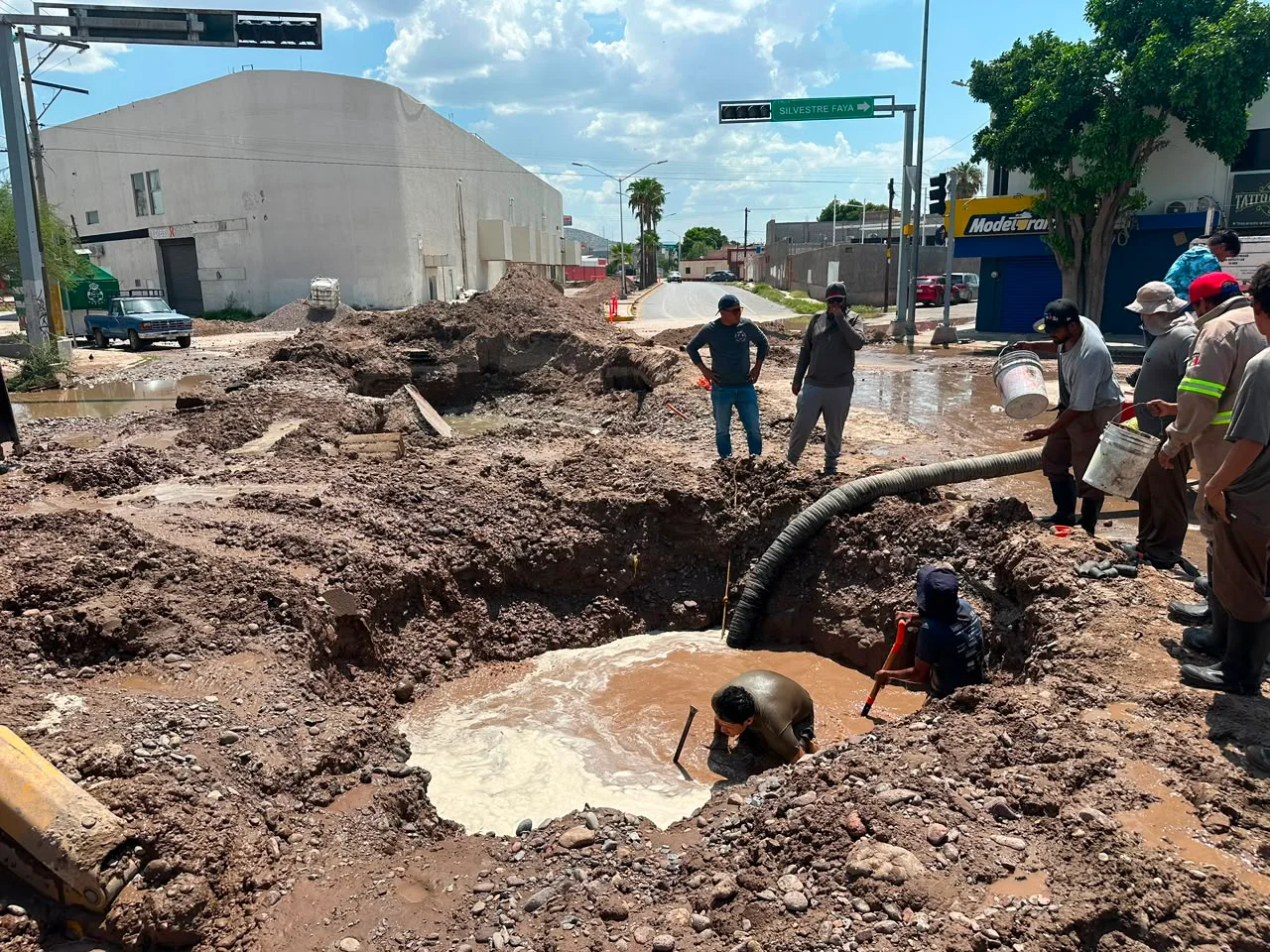 Simas concluye reparación de dos tuberías de agua potable en Torreón
