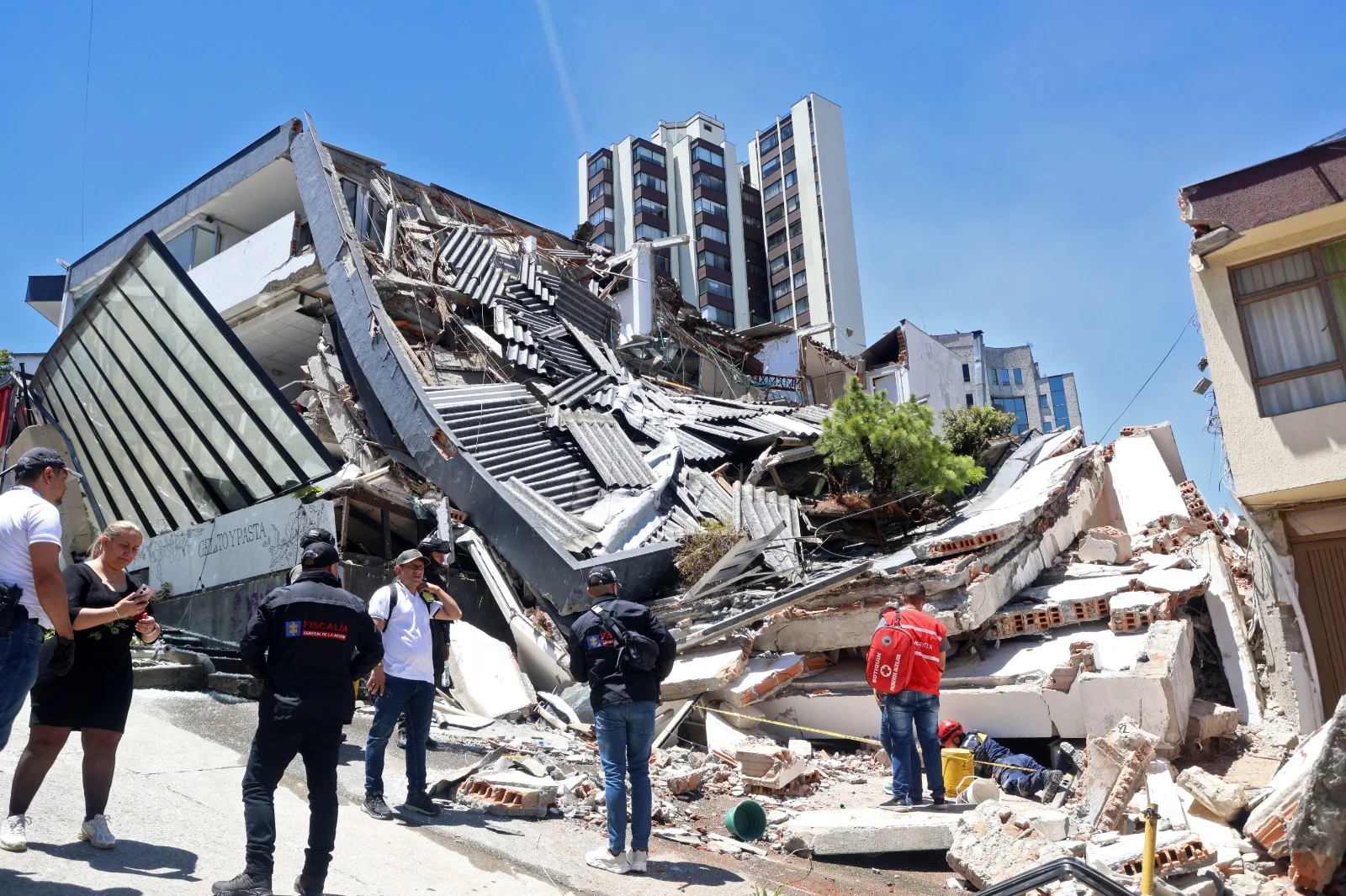 Terremoto de 7.4 sacude Colombia y deja 69 muertos