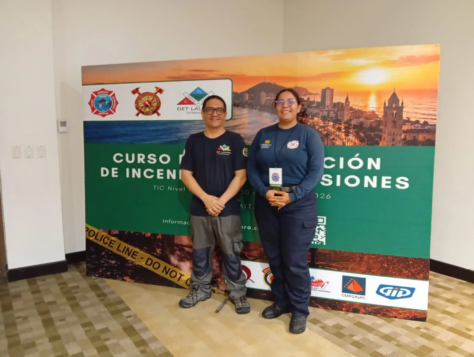 Bombera de Torreón concluye capacitación internacional en investigación de incendios