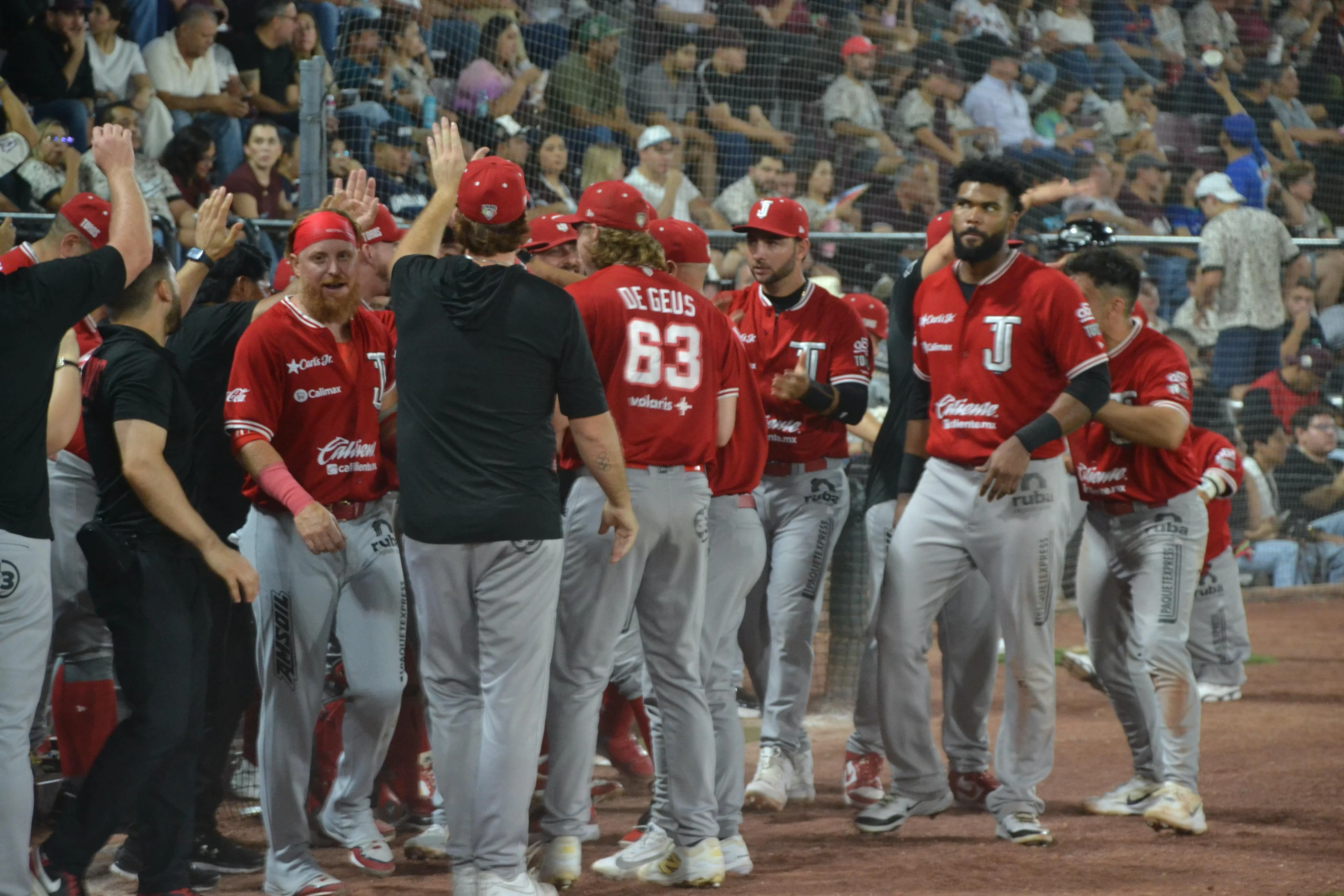 Toros toman ventaja en la serie ante Algodoneros
