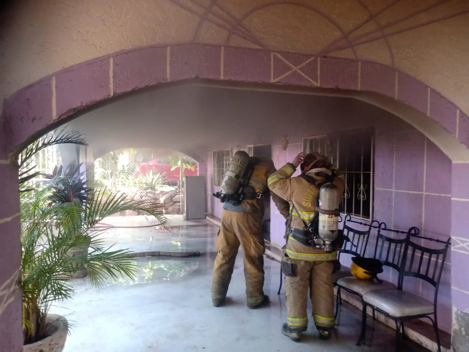 Incendio consume cocina y sala de una vivienda en Villa Juárez, Lerdo