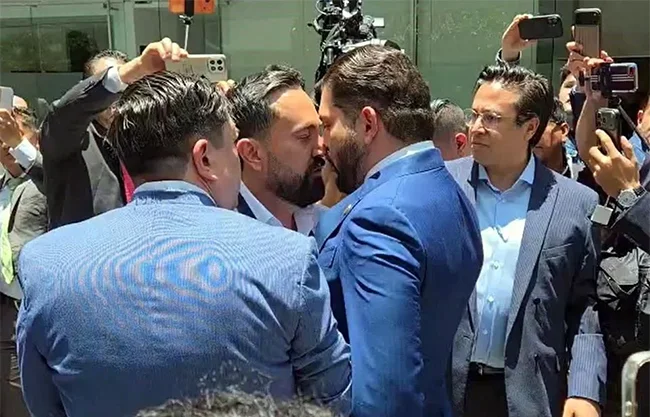 Diputados Arturo Ávila y Carlos Gutiérrez Mancilla protagonizan pleito en la Permanente