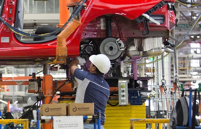México negocia con EU bajar aranceles a autos fabricados en Norteamérica