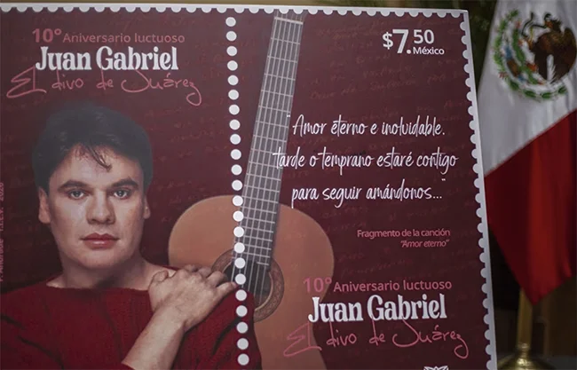 Correos de México rinde homenaje a Juan Gabriel con estampilla: cuánto cuesta y cómo conseguirla