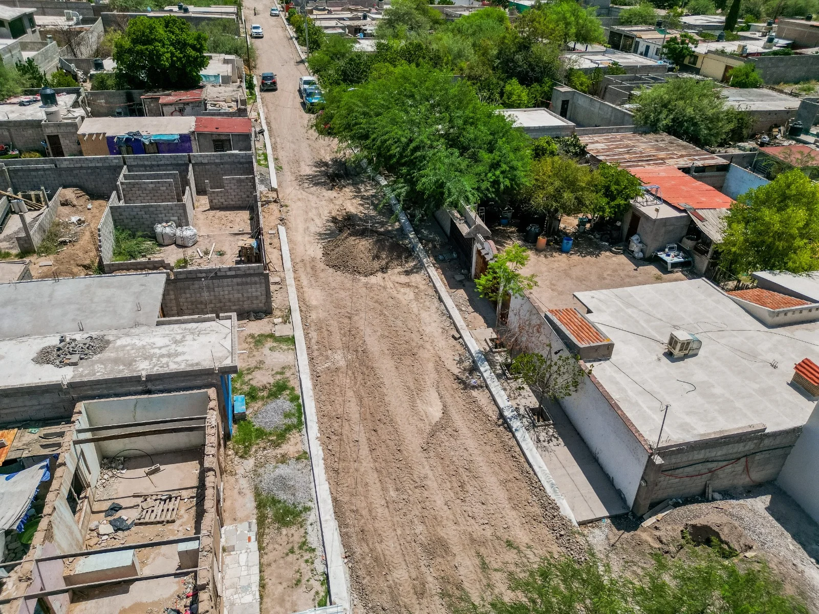 Llevan programa de pavimentación al ejido El Águila para mejorar la movilidad