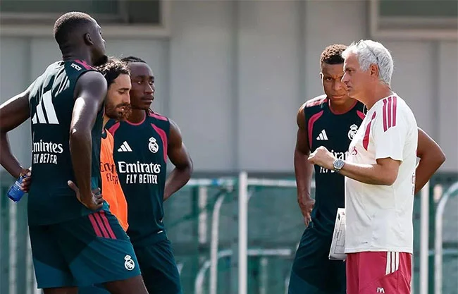 Mbappé ve en Mourinho al técnico ideal para devolver al Madrid a los títulos