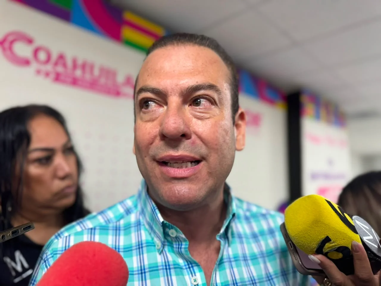 Piden frenar abusos en escuelas privadas por venta obligatoria de útiles y uniformes