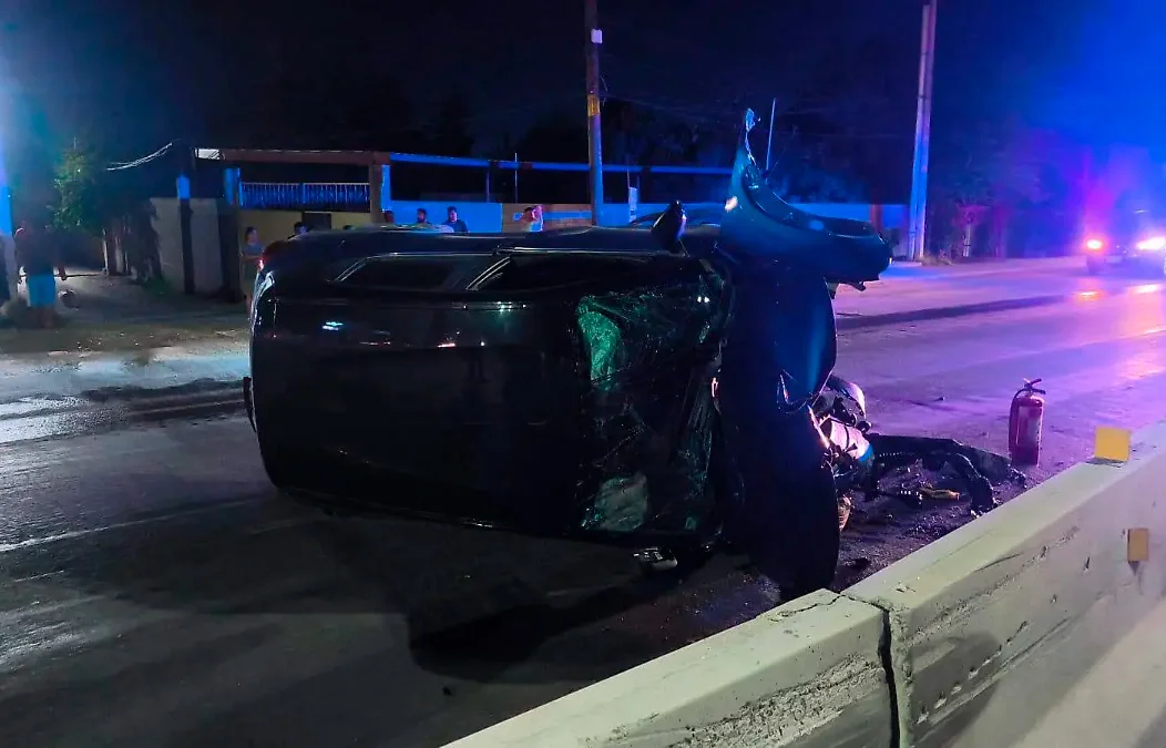 Hombre fallece prensado tras accidente en carretera Torreón - San Pedro; era doctor