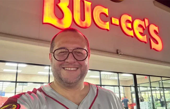 Presume José Ramón, hijo mayor de AMLO, su visita a Buc-ee's en EU