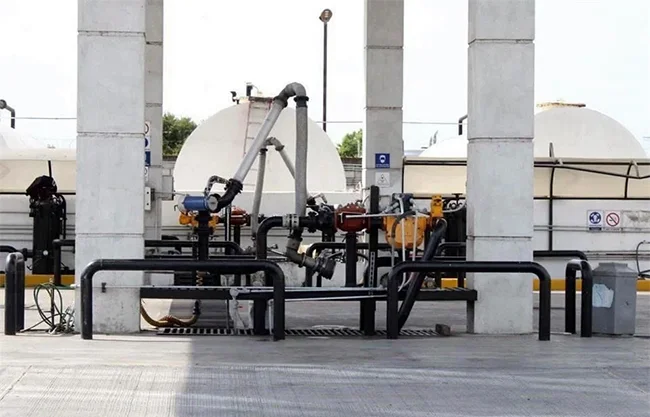 Golpe al huachicol en Tamaulipas: Aseguran 297 mil litros de combustible en Altamira