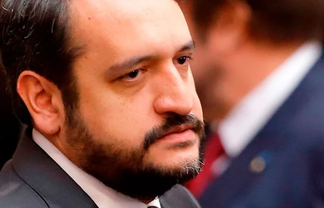 ‘Defiende EU decisión: Hay razones’ para revocar visa de Andy