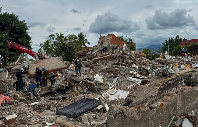 Confirman dos mexicanos muertos tras fuerte sismo en Colombia