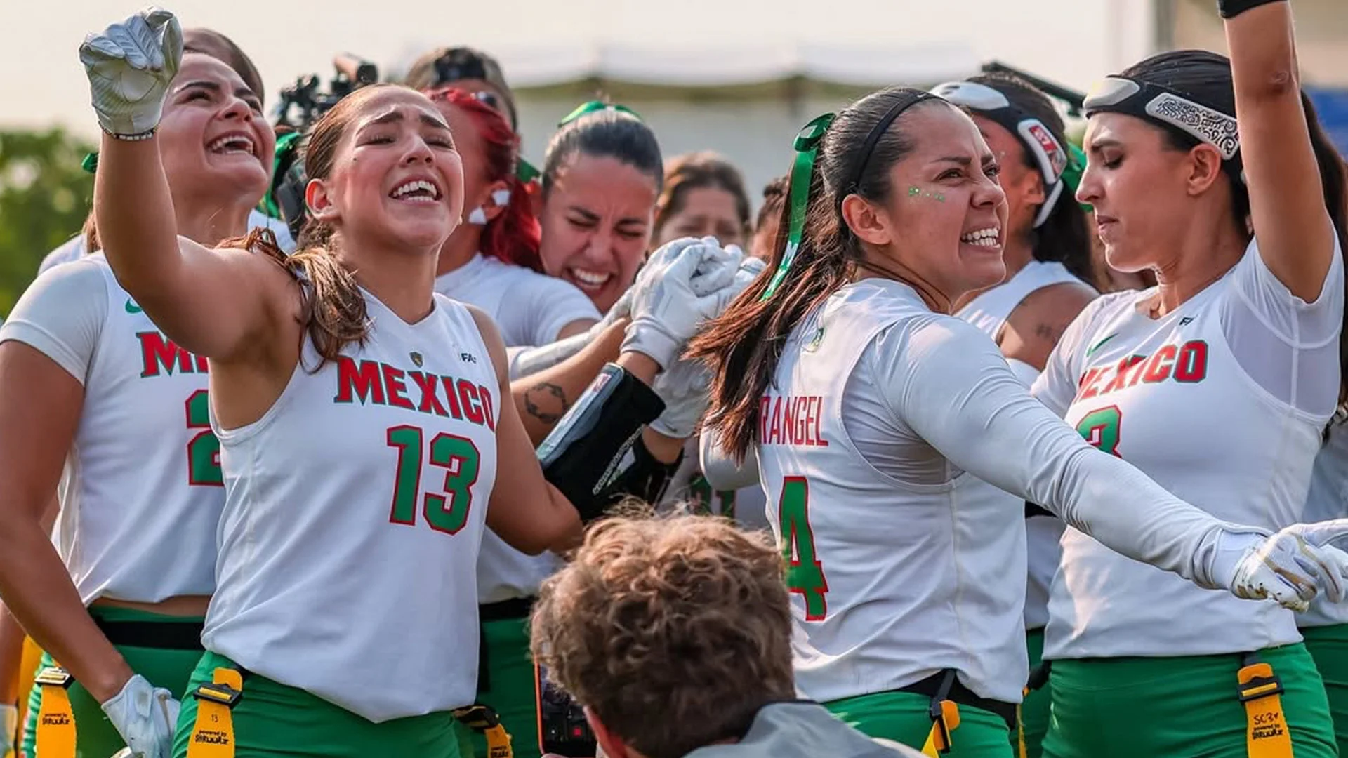 ¡Cómo heroínas! Selecciones de Flag Football regresan tras colgarse el bronce