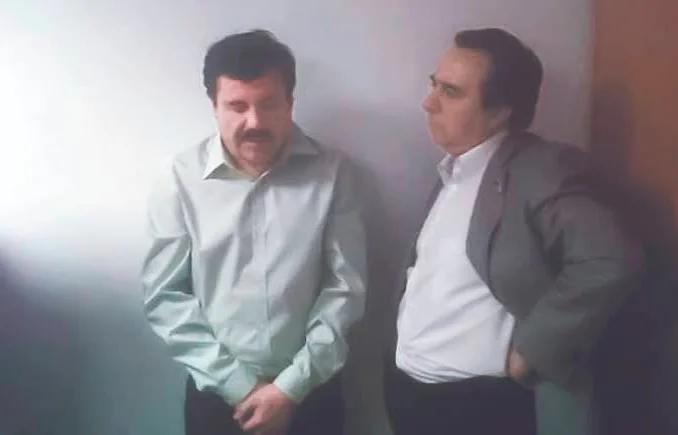Revelan foto inédita del interrogatorio de Tomás Zerón a 'El Chapo' Guzmán