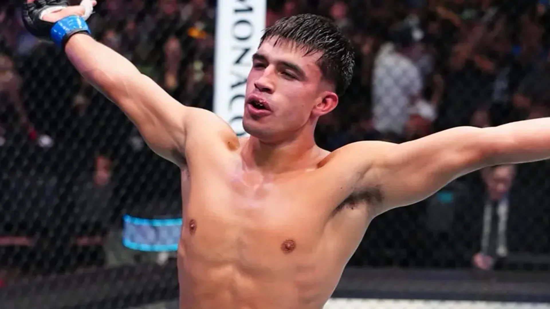 Cristian 'Púas' Pérez firma con UFC tras noquear en DWCS