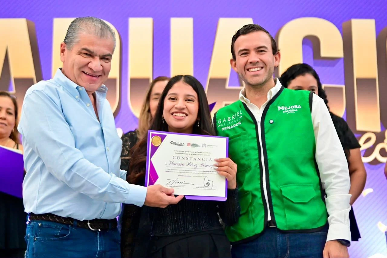 Miguel Riquelme reconoce a más de 190 mujeres y entrega apoyos para impulsar sus emprendimientos