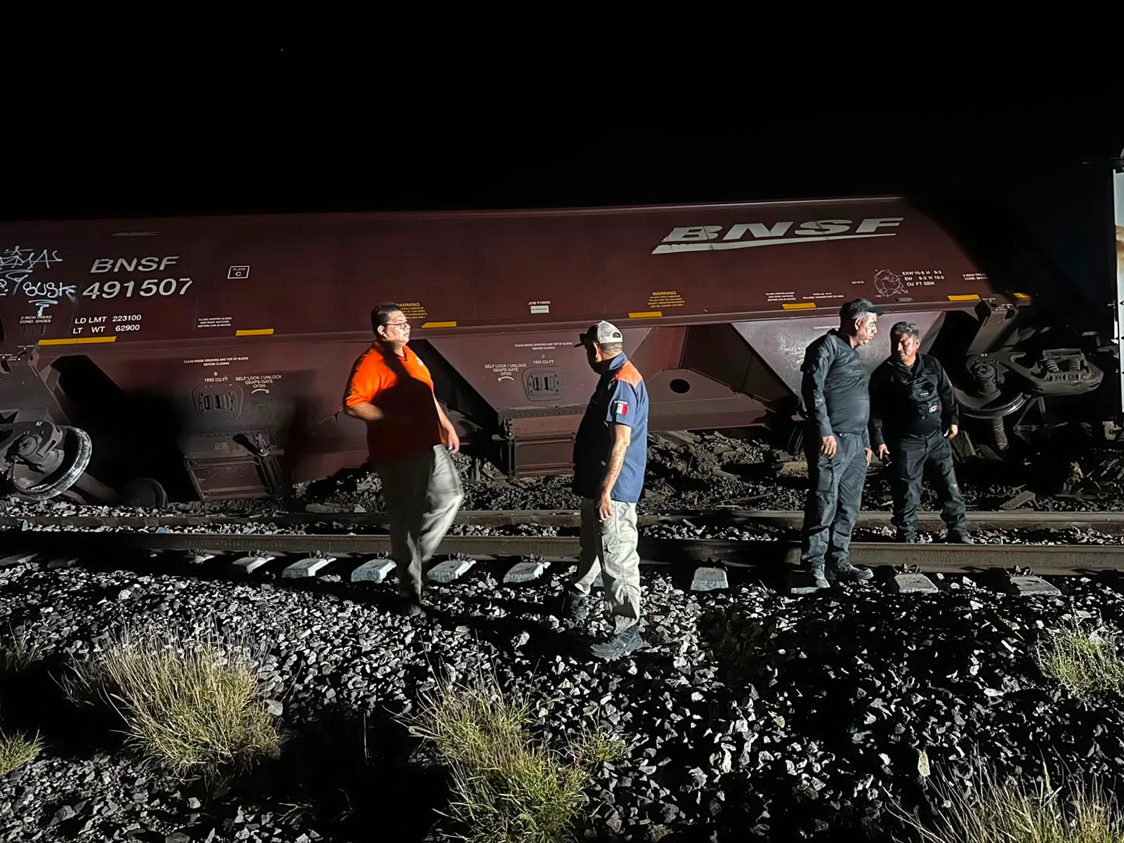 Descarrilan seis vagones de tren con sustancia química en Nazareno, Lerdo