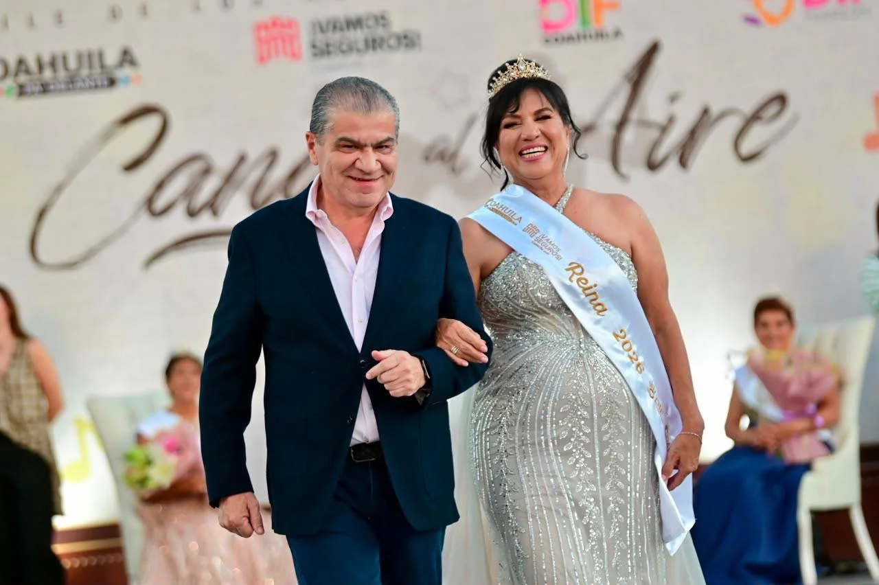 Torreón celebra a sus adultos mayores con tradicional baile “Una Cana al Aire”