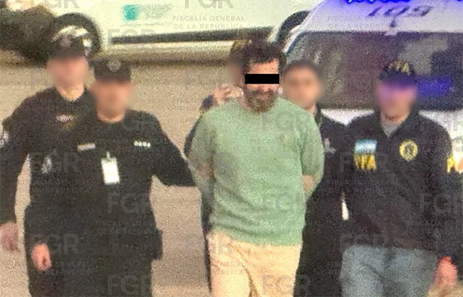 Fernando Farías Laguna llega a México y es trasladado al penal del Altiplano