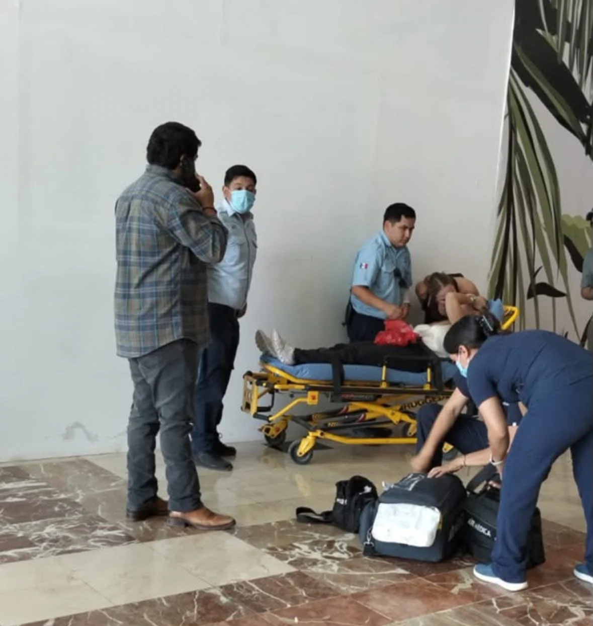 Mujer denuncia presunta negligencia de ZARA tras caerle una repisa en la cabeza
