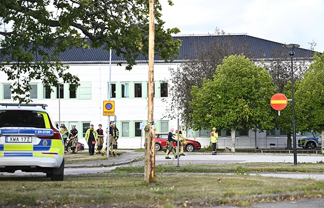 Hombre armado con una espada hiere a varias personas en una escuela de Suecia