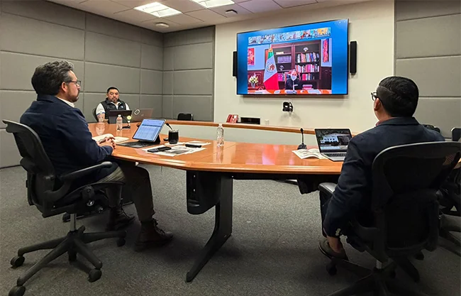 Sheinbaum aparece con cubrebocas durante encuentro virtual con autoridades del IMSS