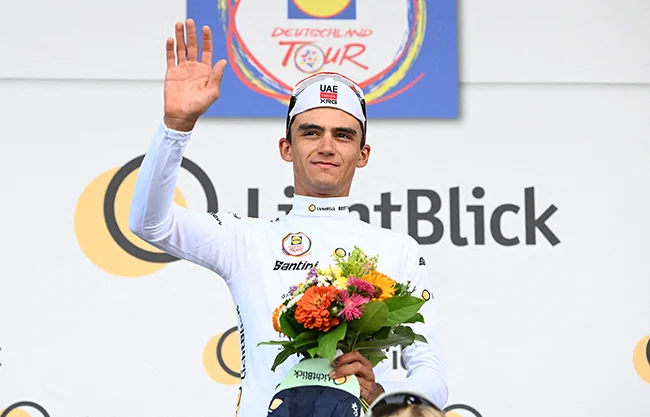 Isaac del Toro otra vez hace historia y se corona campeón en el Tour de Alemania